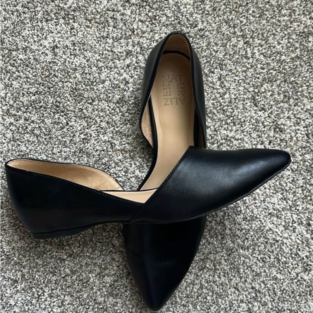 Naturalizer Black Pointed Toe Flats